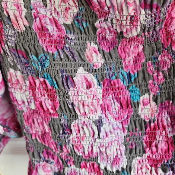 Torrid Crinkle Chiffon Smocked Waist Off-Shoulder Crop Top Floral Pink Sz 3 - Picture 6 of 11